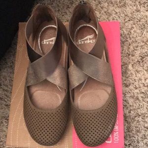 Laura Walnut Nubuck Dansko shoe